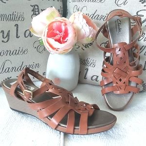 Clarks Bendables leather strappy heels gladiator wedge sandals brown y2k